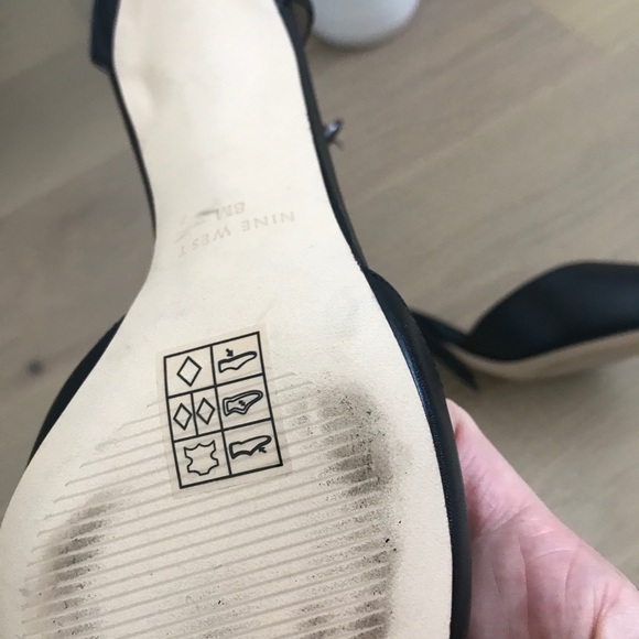 ❄️2 FOR $20 Nine West Leather Kitten Heels - Picture 5 of 5